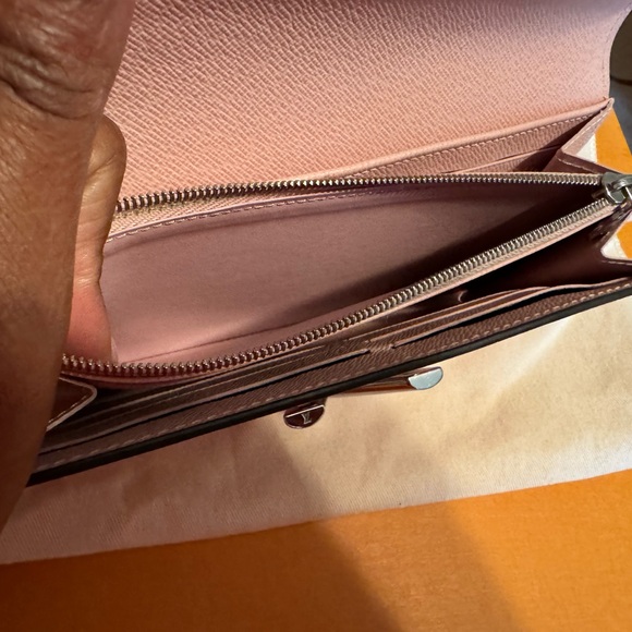 Authentic LV twist wallet - Picture 6 of 12